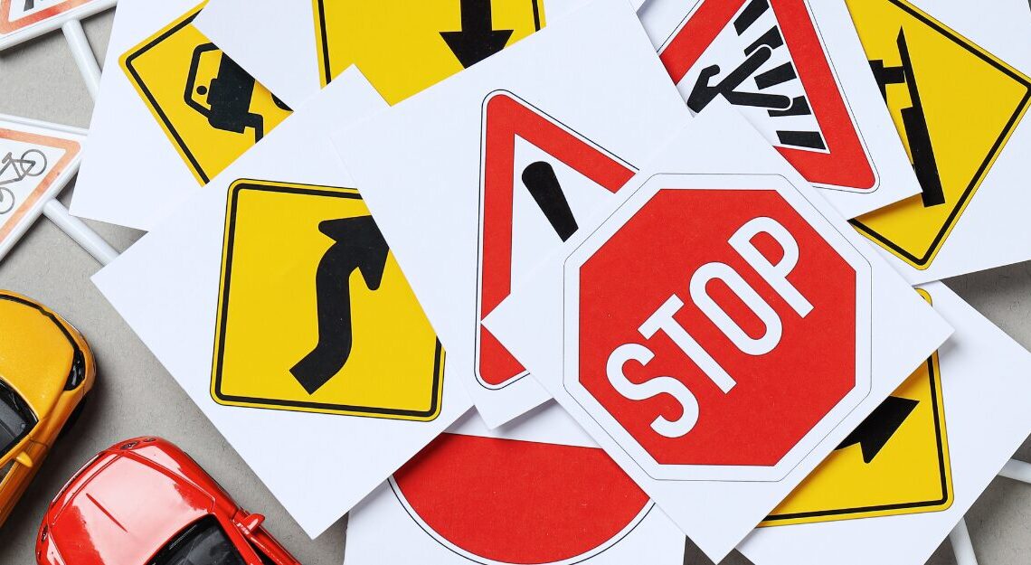 driving school grpahics and cars